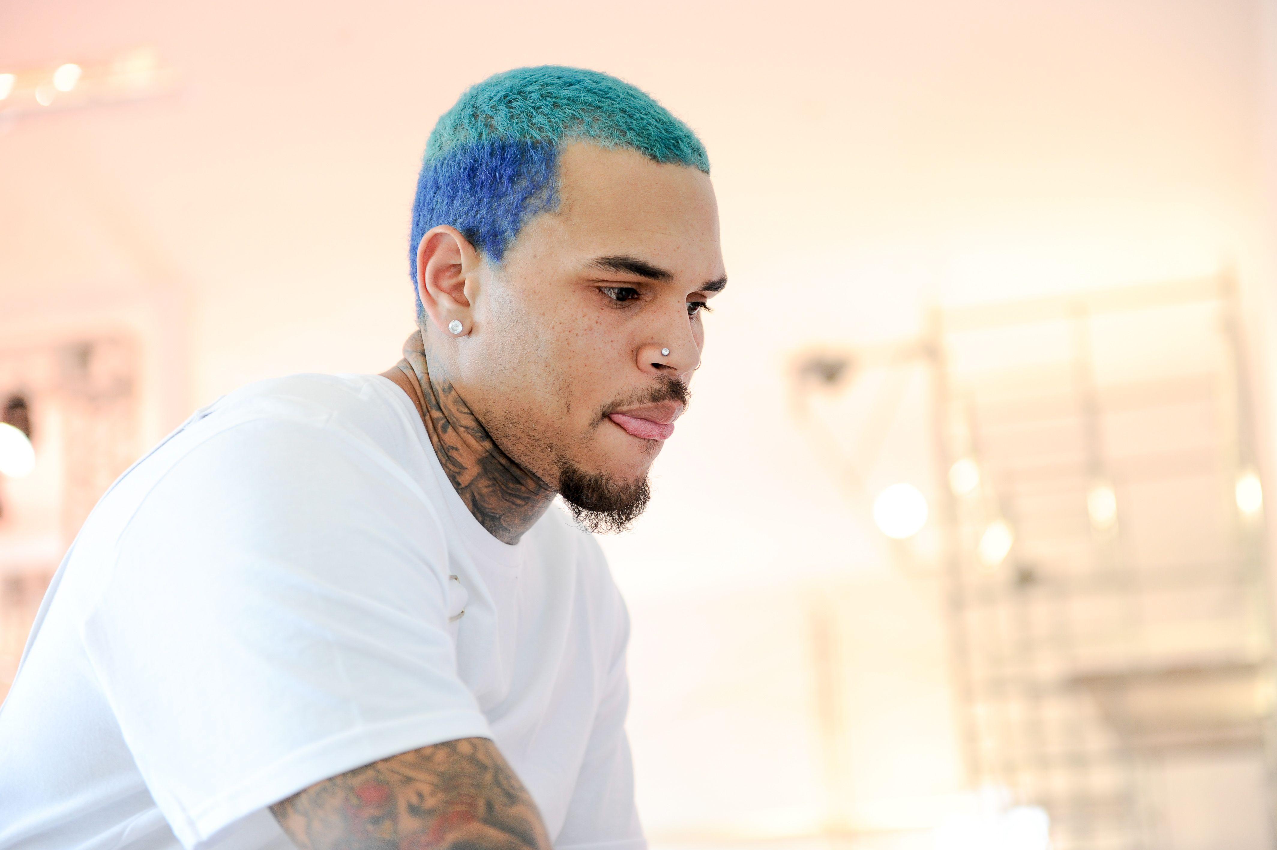 4256x2832 Chris Brown Background