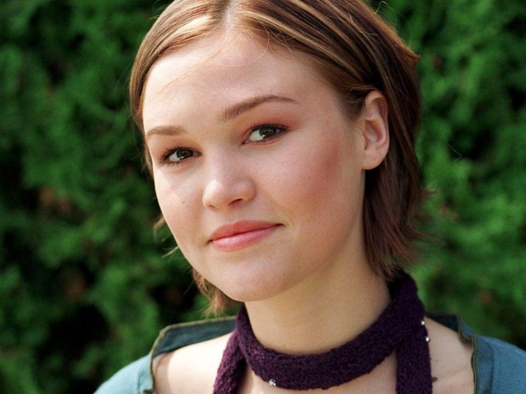 1024x768 Julia Stiles wallpaperx768