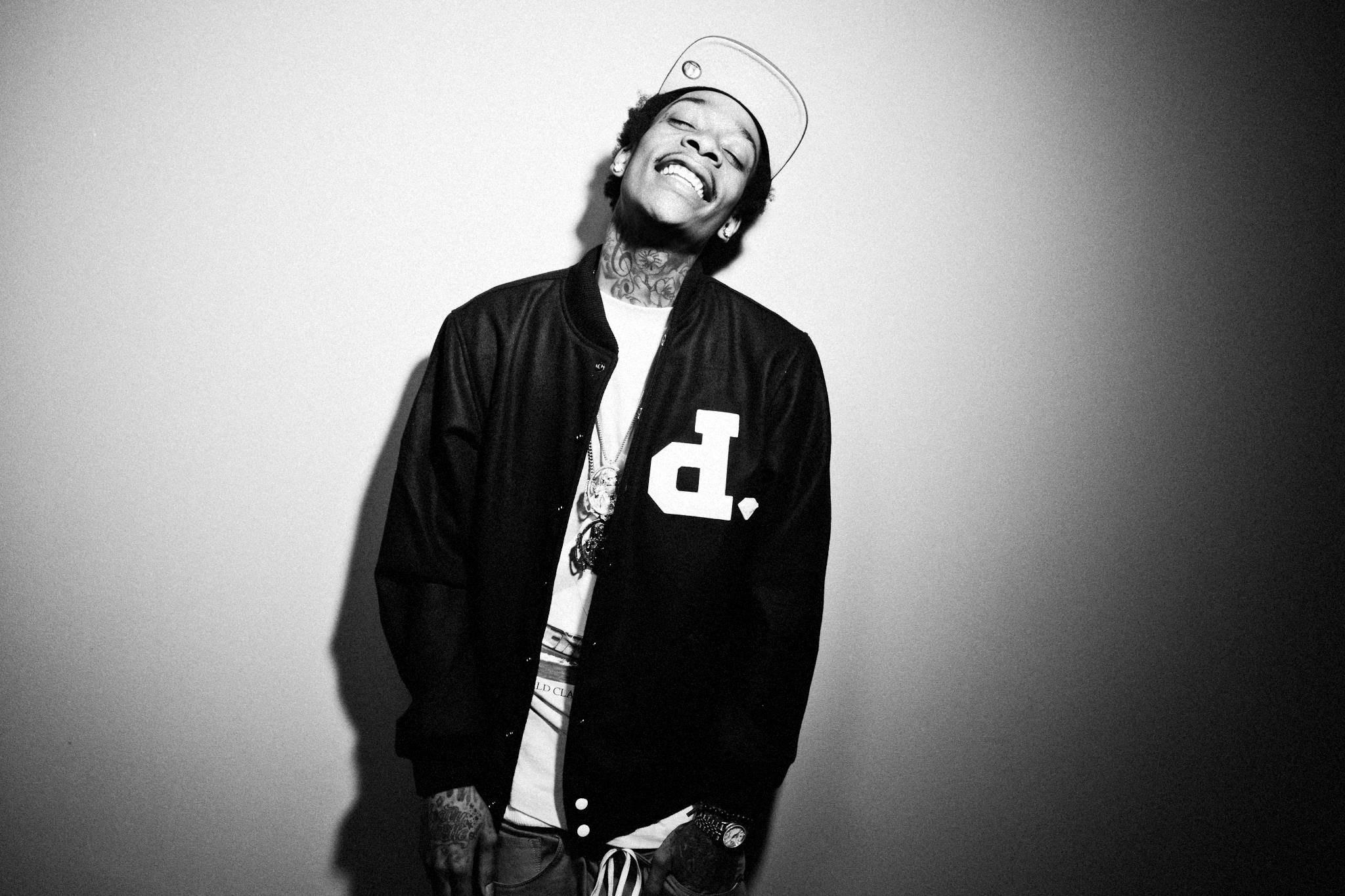 2048x1365 Wiz Khalifa Background