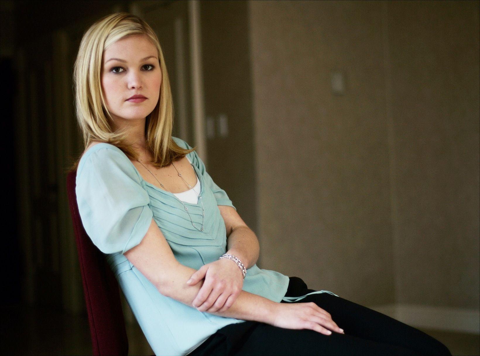 1640x1215 HD Julia Stiles Wallpaper