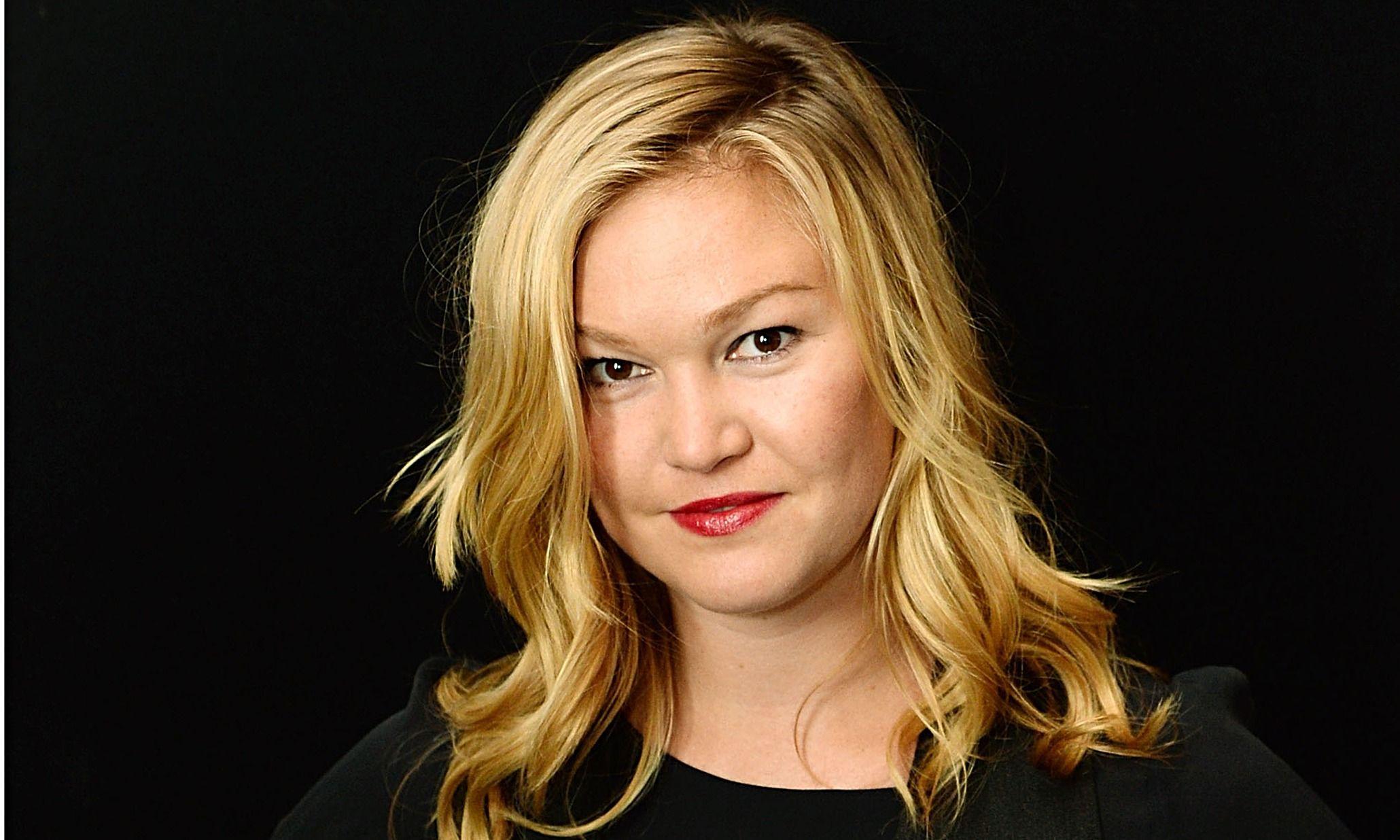 2060x1236 2060x1236px Julia Stiles (407.37 KB).07.2015