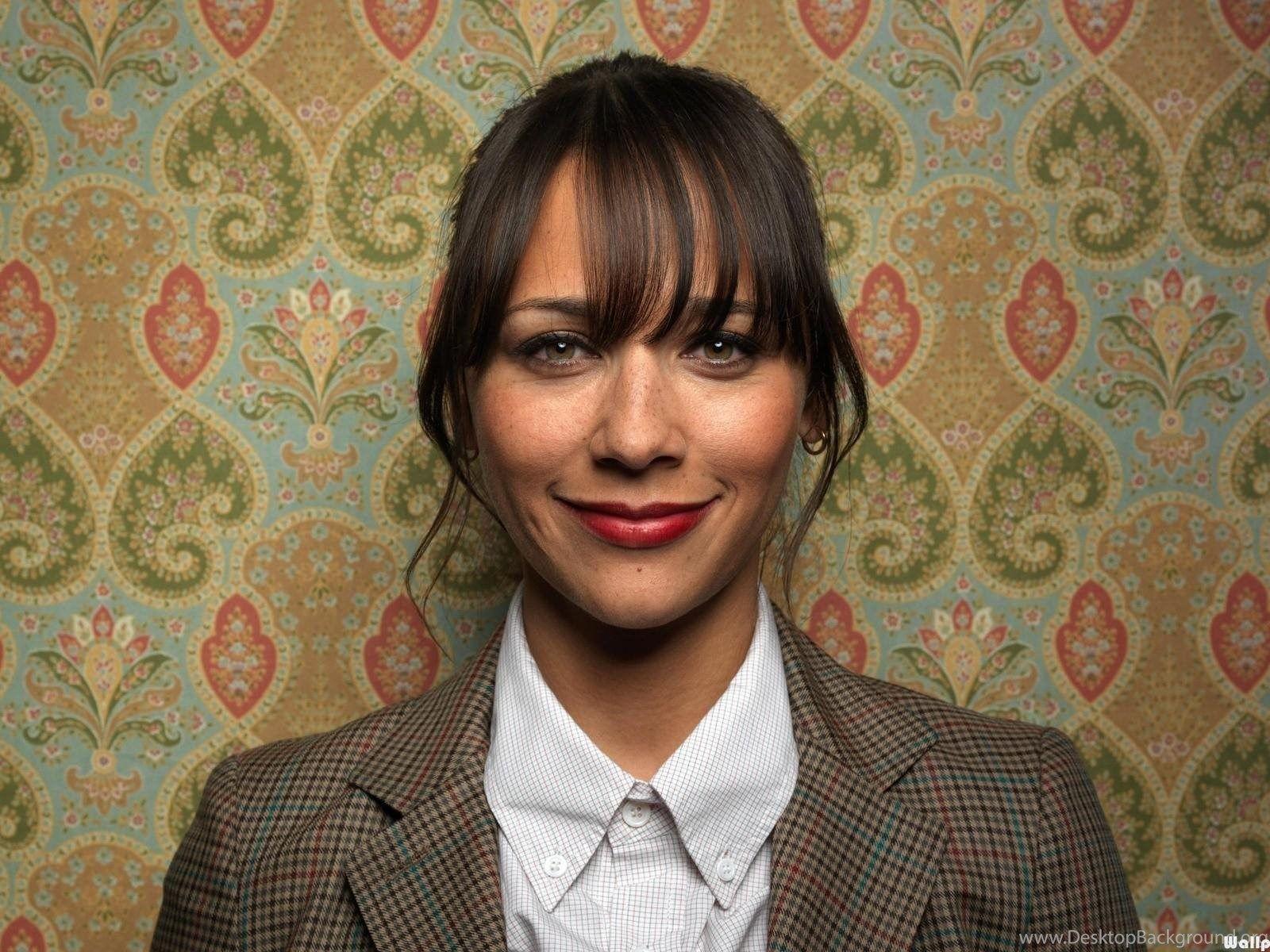 1600x1200 HD Rashida Jones Wallpaper Desktop Background