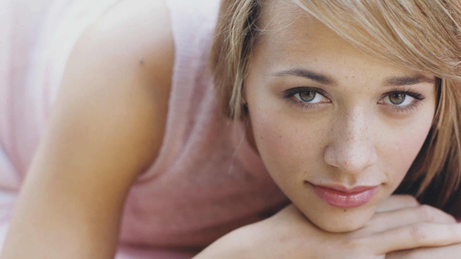 1920x1080 Rashida Jones wallpaperx1080