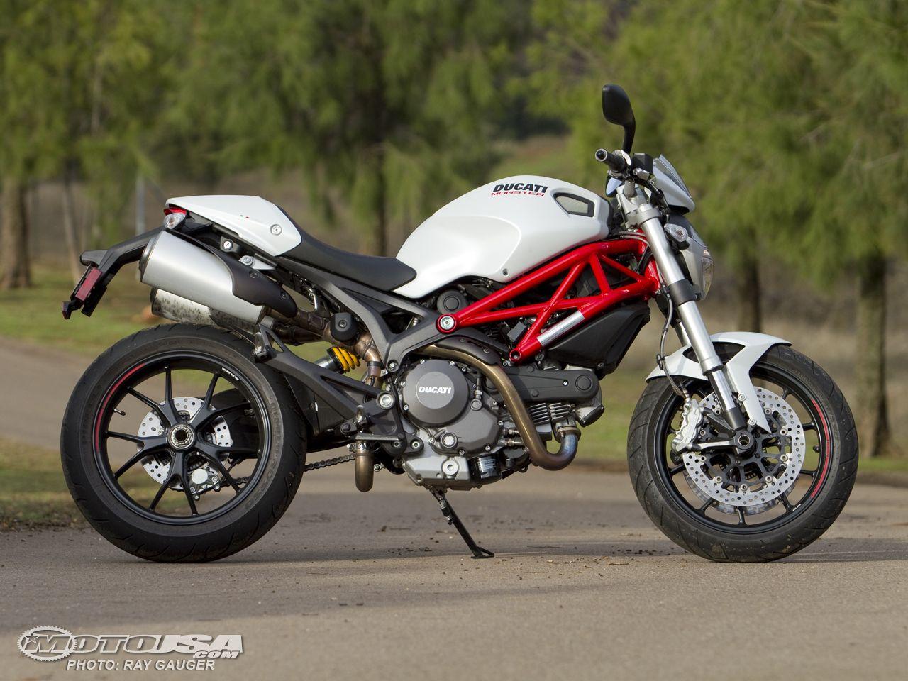 1280x960 Ducati Monster 796 pic 5