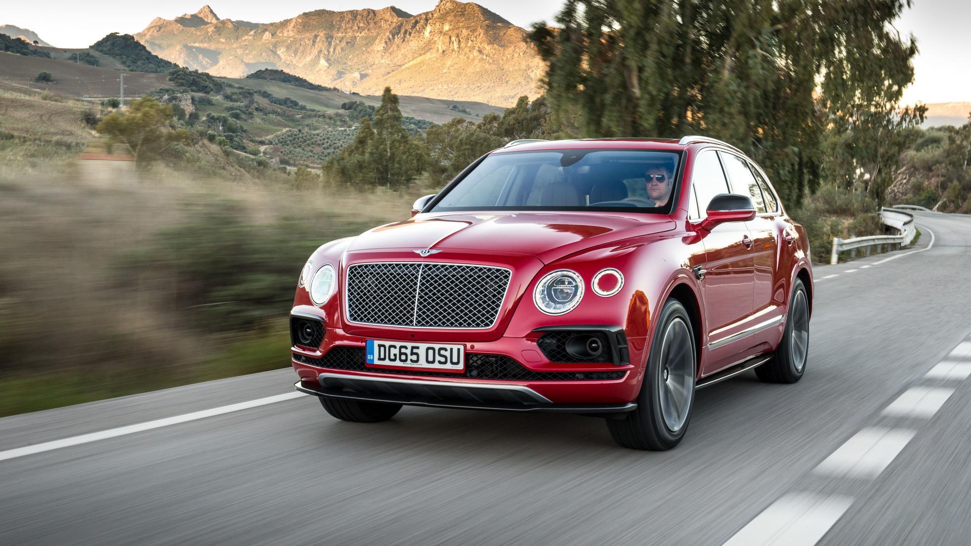 1959x1102 Bentley Bentayga vs Maserati Levante Car List