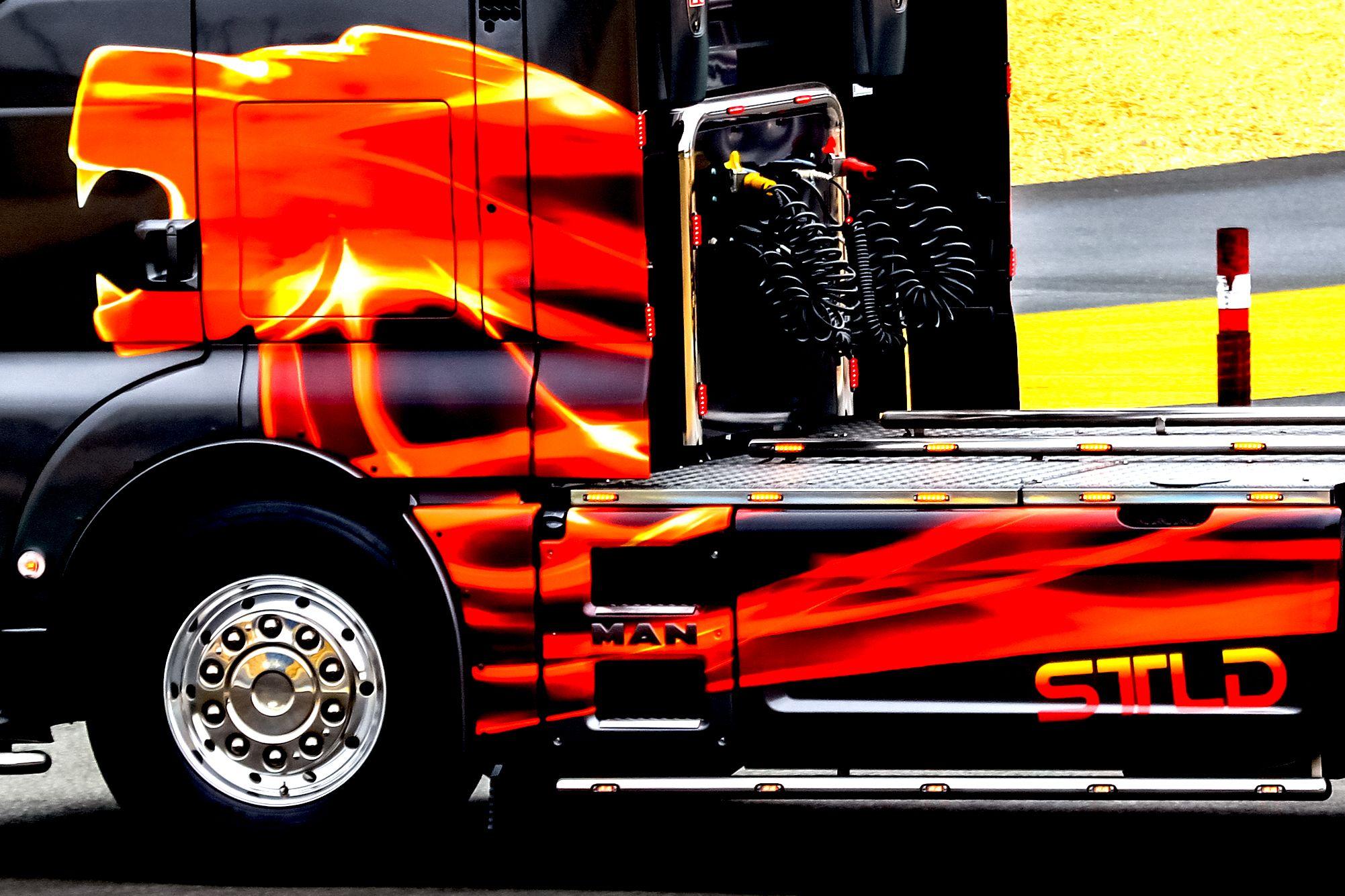 2002x1335 HD Truck Wallpaper And Free Trucks Background To Download