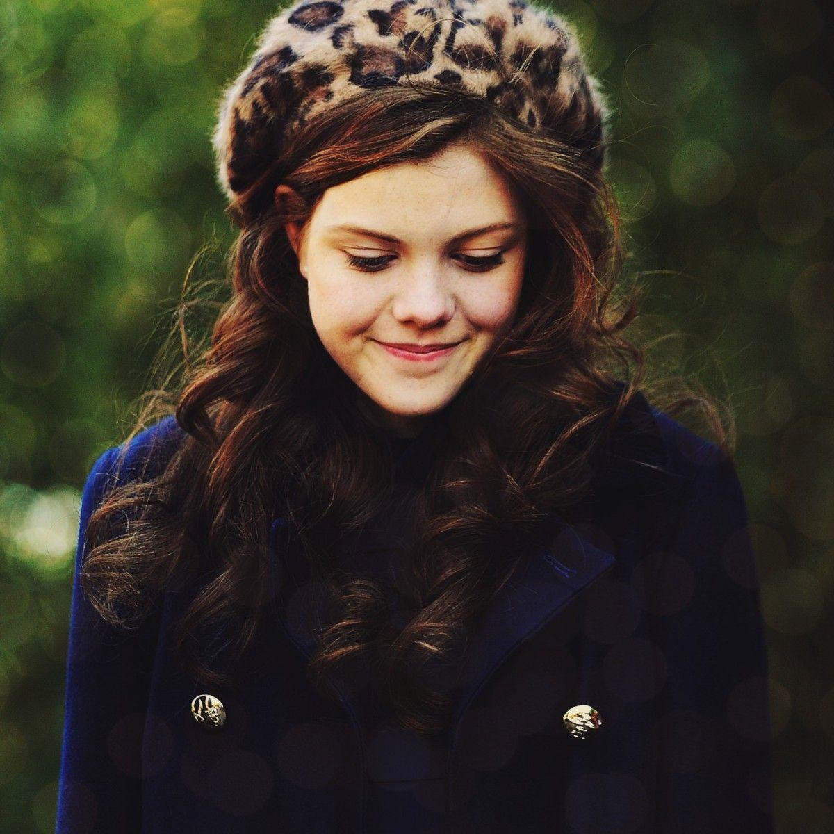 1200x1200 Georgie Henley Pevensie, Download Wallpaper