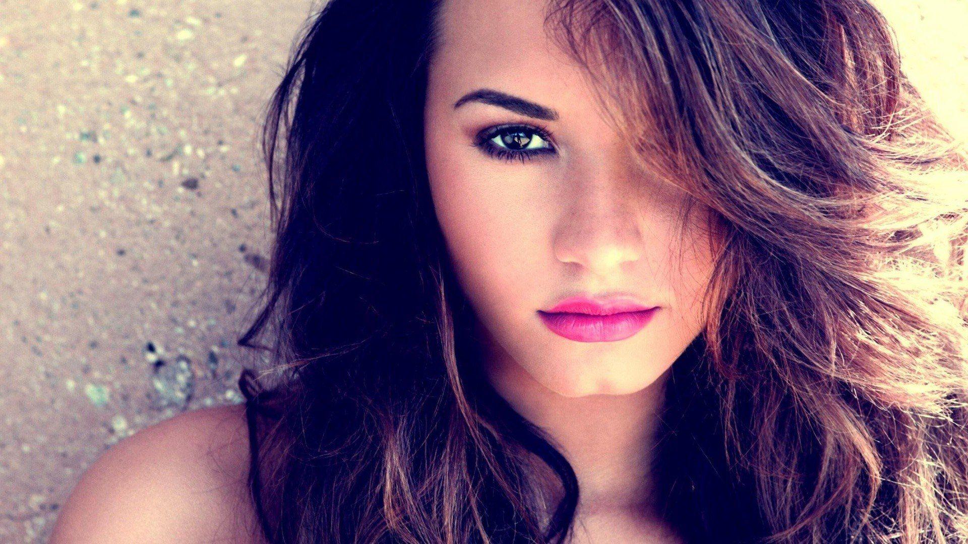1920x1080 women, Brunette, Closeup, Demi Lovato HD Wallpaper / Desktop and Mobile Image & Photo