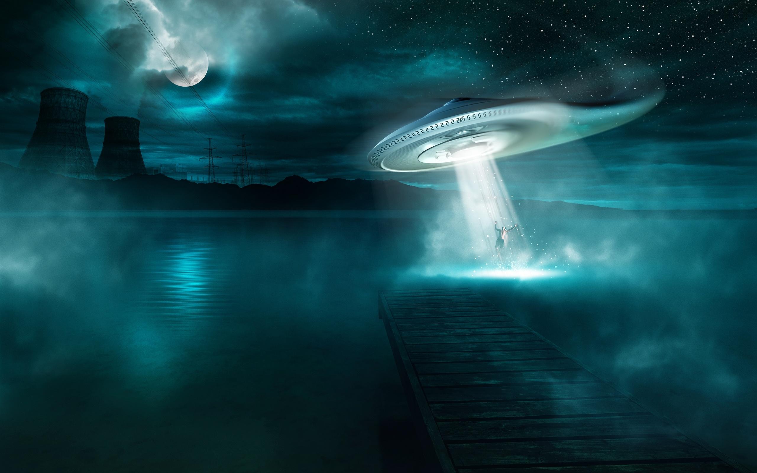 2560x1600 Alien Spaceship Wallpaper (2560x1600 px, 925.14 Kb)