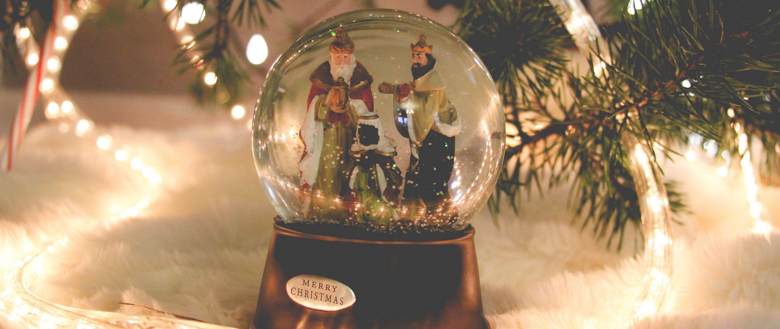 2560x1080 Download wallpaper 2560x1080 ball, christmas, new year, santa claus dual wide 1080p HD background