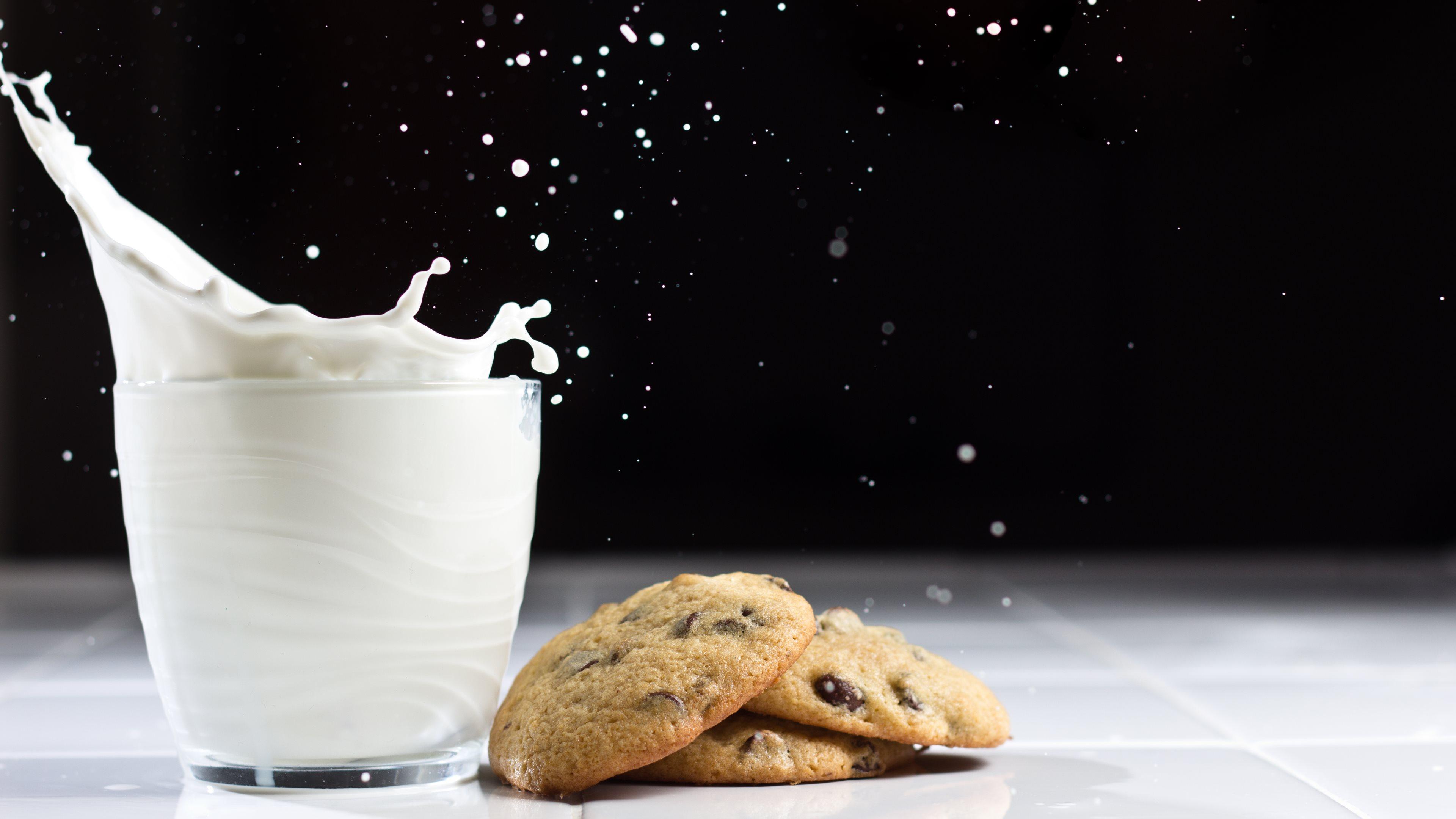 3840x2160 Milk Wallpaper, 397.75 Kb