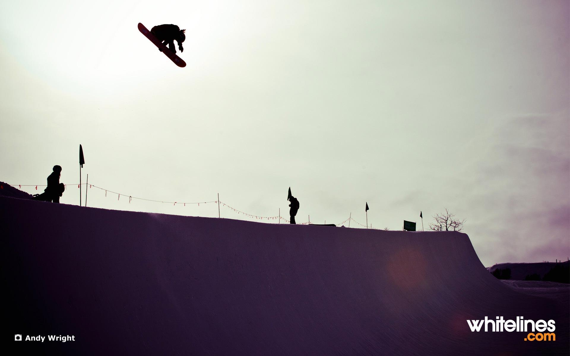 1920x1200 Snowboard Wallpaper : Shaun White Floats above Park