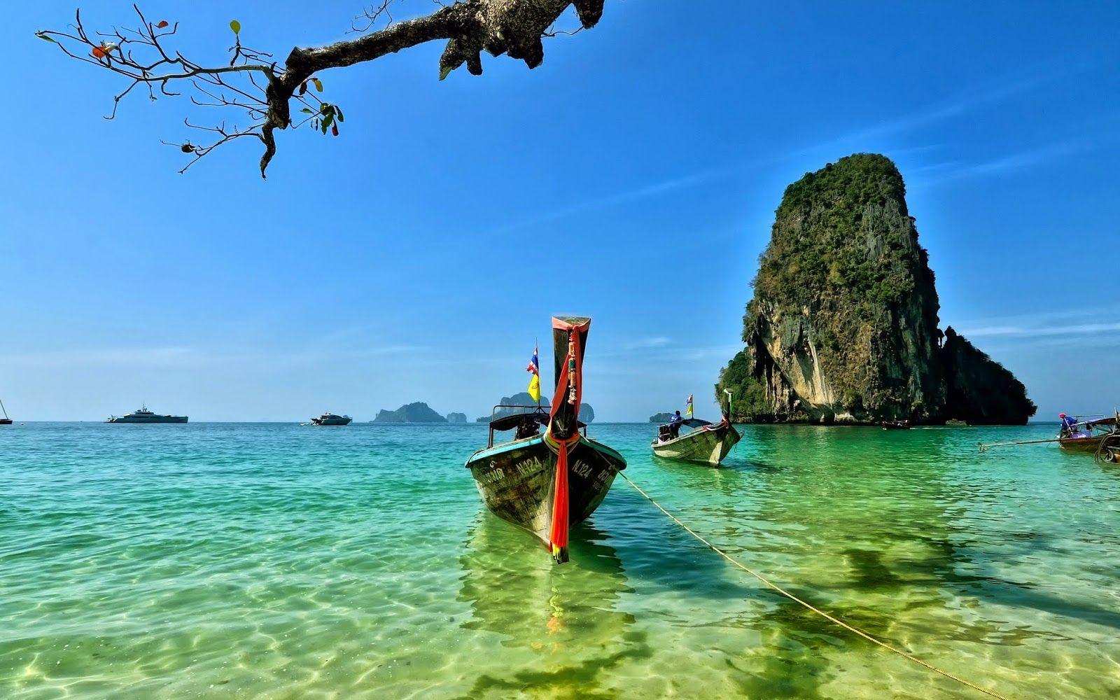 1600x1000 Beautifull Wallpaper Hd Wallpaper, Best Walpapers: Lovely Boat In Sea HD Wallpaper