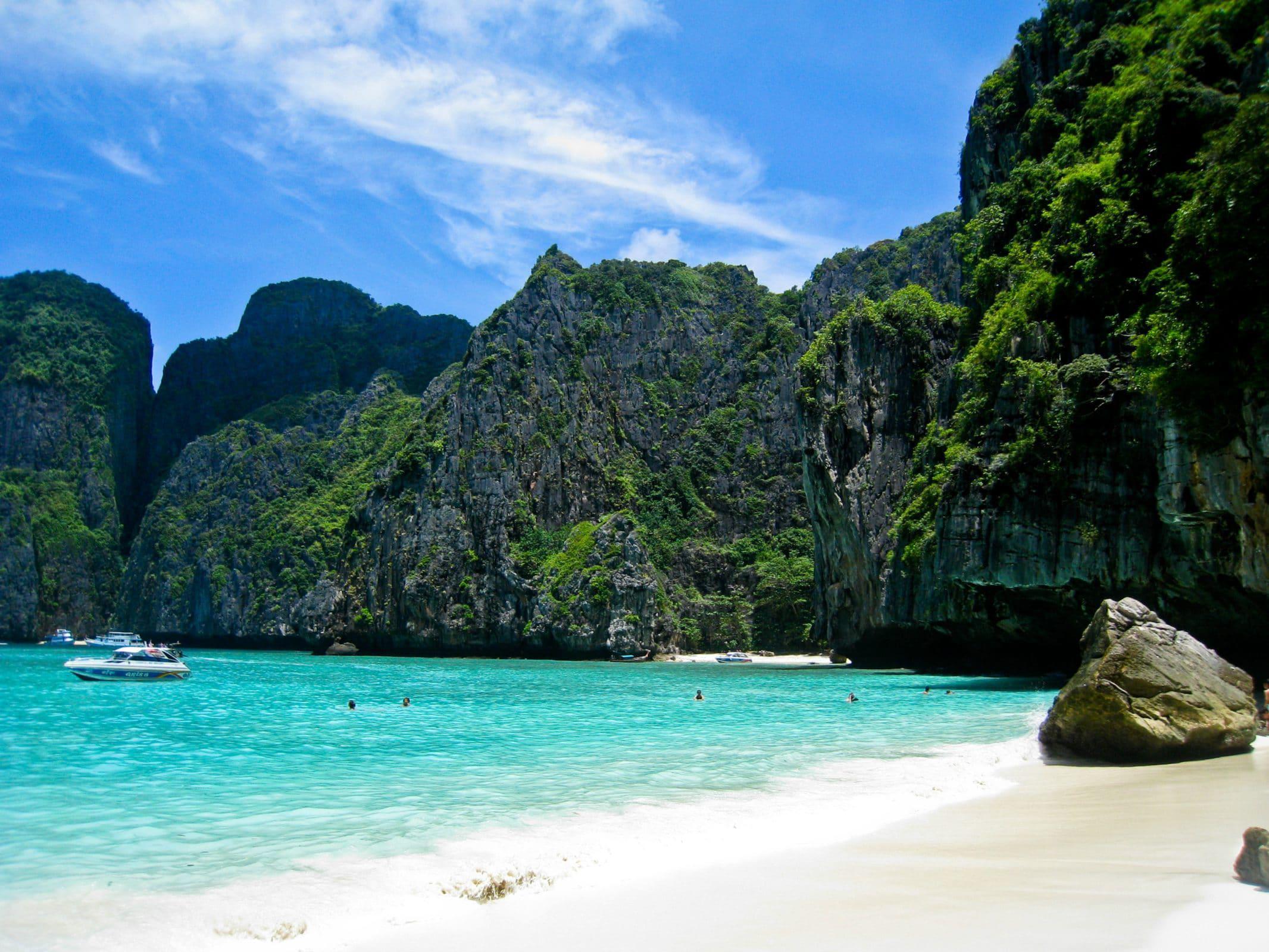 2132x1599 Backpacker. jpeg v.7.7 wallpaper
