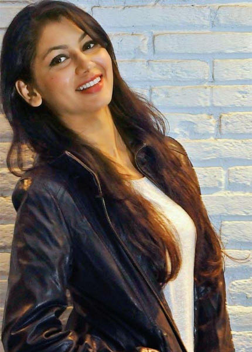 860x1200 Top Hindi Serial Actress Sriti Jha Beautiful Image Collections