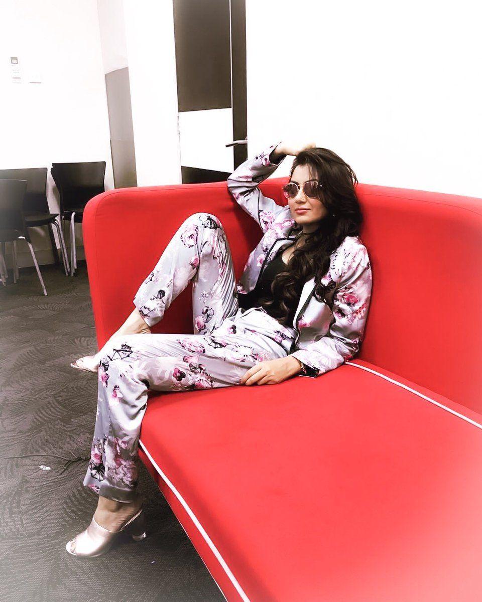 960x1200 Sriti Jha FC