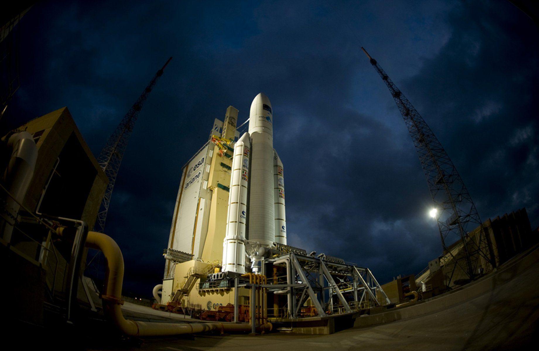 1841x1200 Esa europe spaceATV Jules Verne atop Ariane 5 launcher 1841x1200 wallpaperx1200