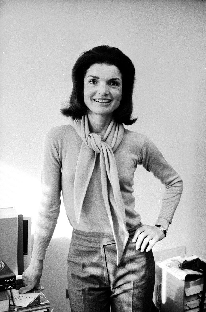 790x1200 harvard and jackie onassis (world's greatest listener) in vanity fair's article on an intellectual bromance