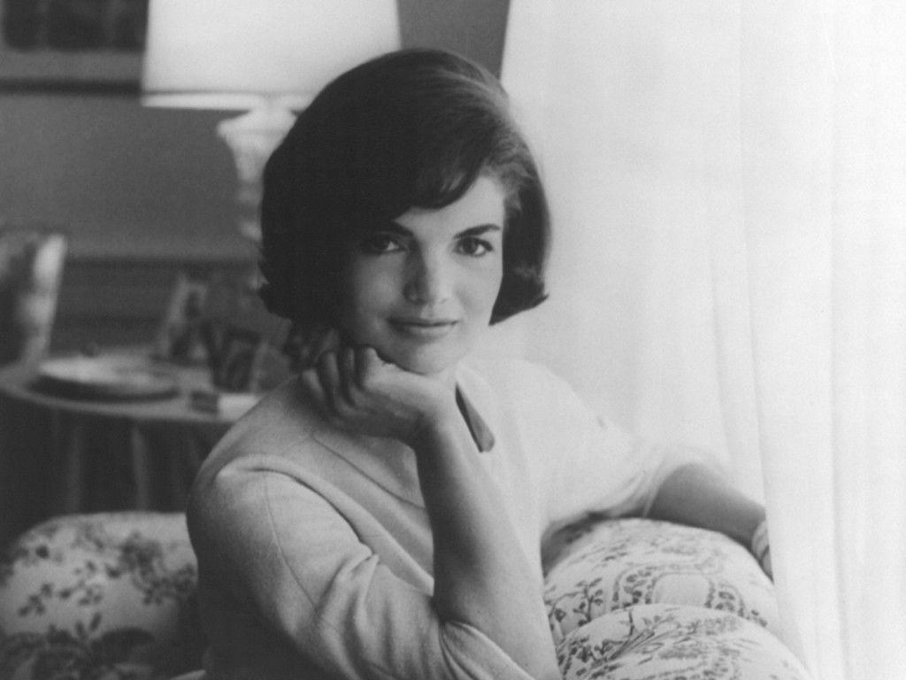 1024x768 Jackie Kennedy Onassis: Her beauty and elegance in 20 picture