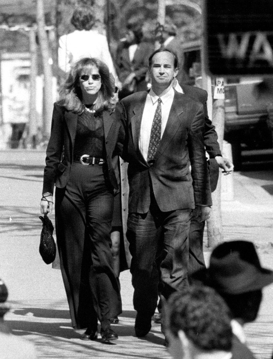 913x1200 Carly Simon Was by Jackie Kennedy's Side When She Died. Inside Their Surprising Friendship