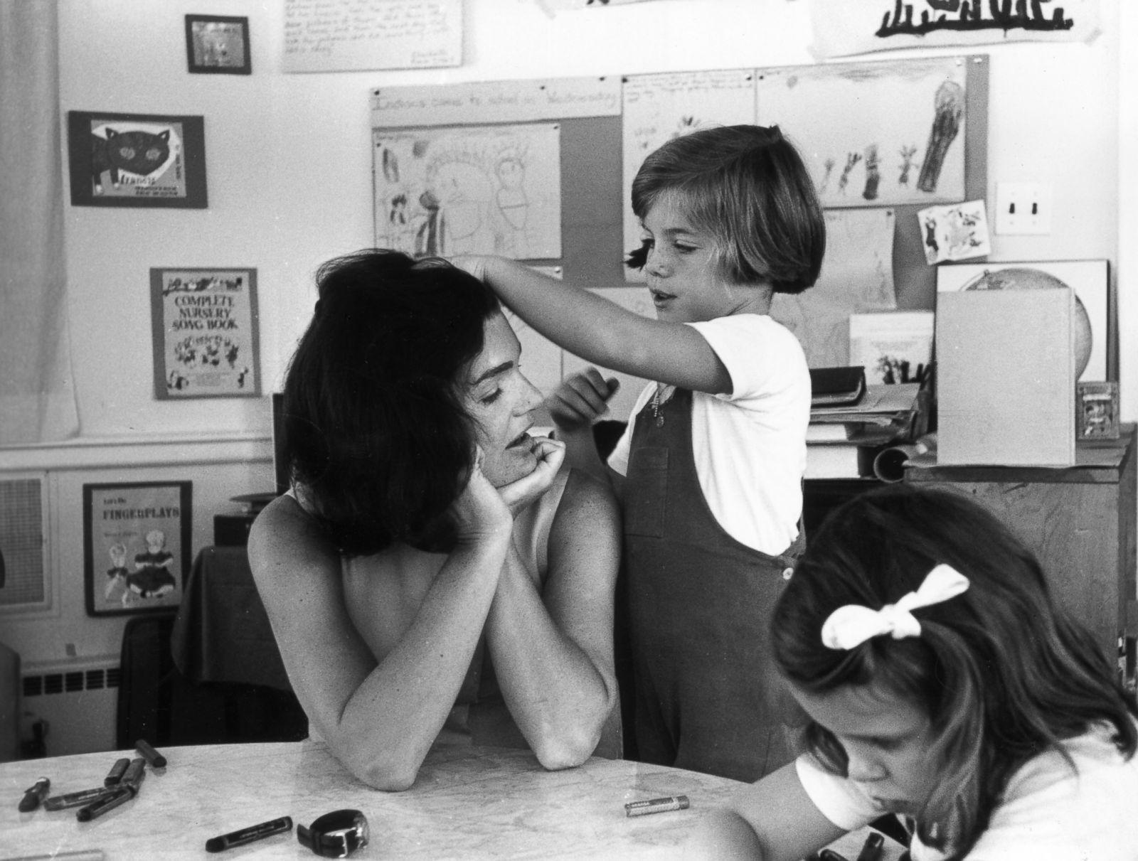 1600x1211 Jacqueline Kennedy Onassis Still America's Most Elegant First Lady Photo