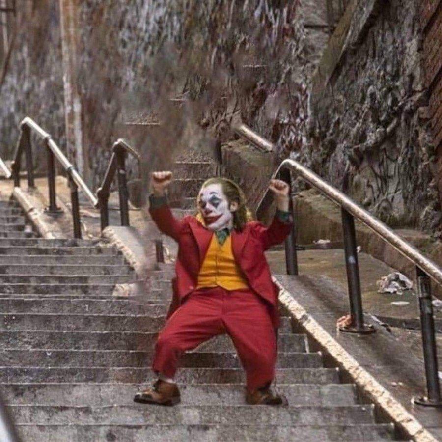 900x900 Joker Dancing Meme Wallpaper