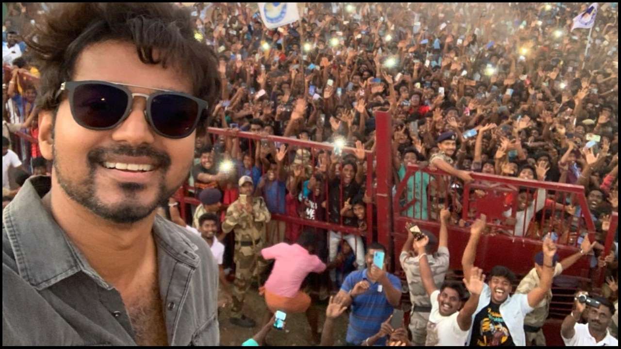 1280x720 Actor Vijay poses with fans in Neyveli, his selfie goes viral on Twitter