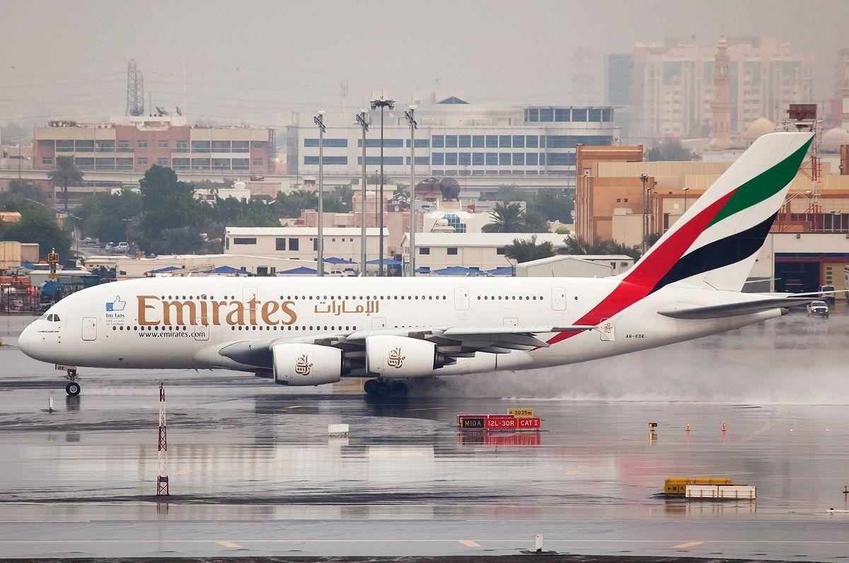 1200x796 Emirates Airbus A380 Wet Taxiing at Dubai Airport. Aircraft Wallpaper Galleries