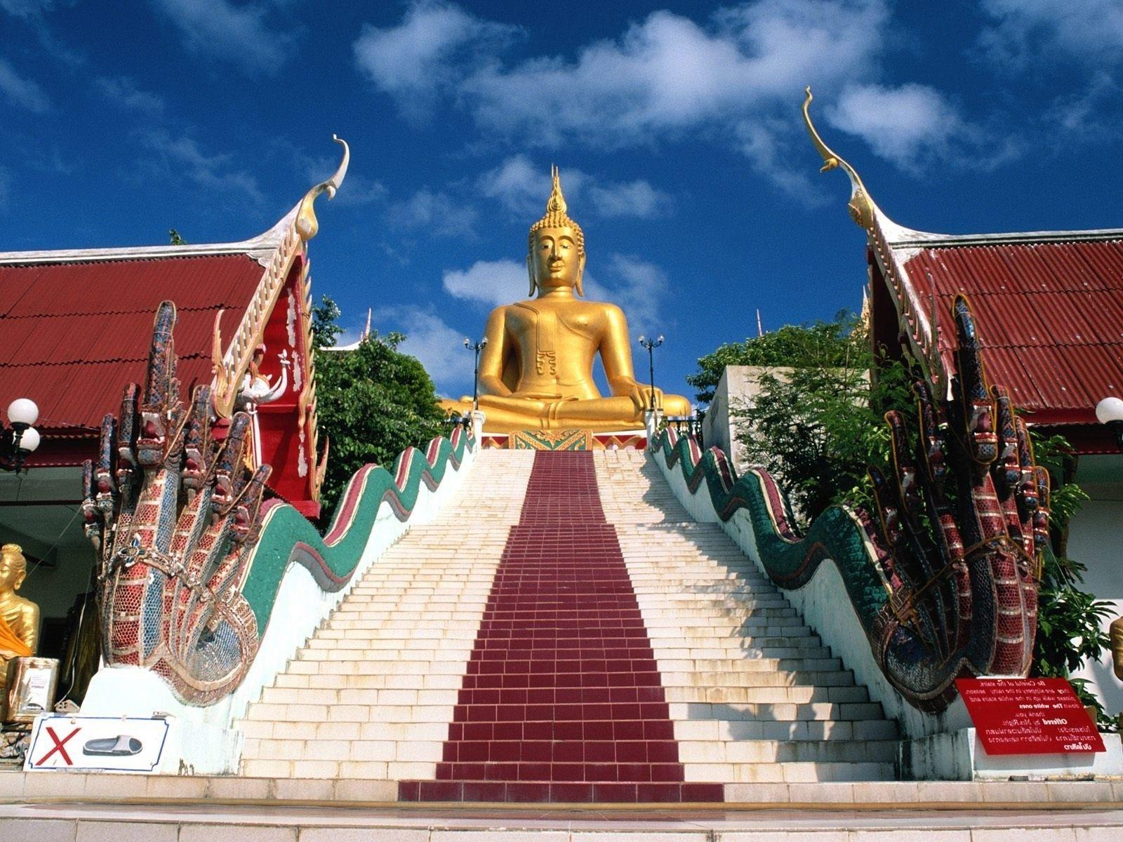1600x1200 Big Buddha statue on the island of Samui, Thailand