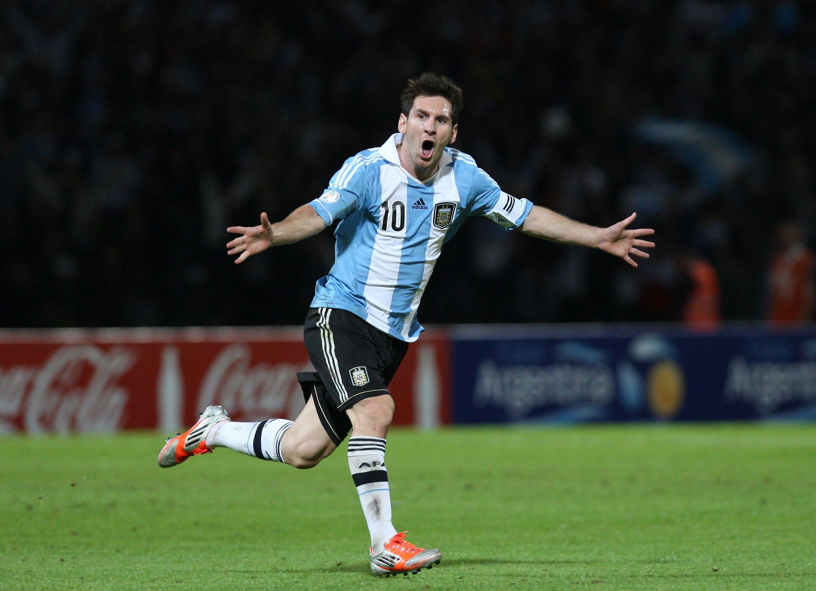 2600x1884 Lionel Messi Argentina 2600×1884 Sports HD Wallpaper