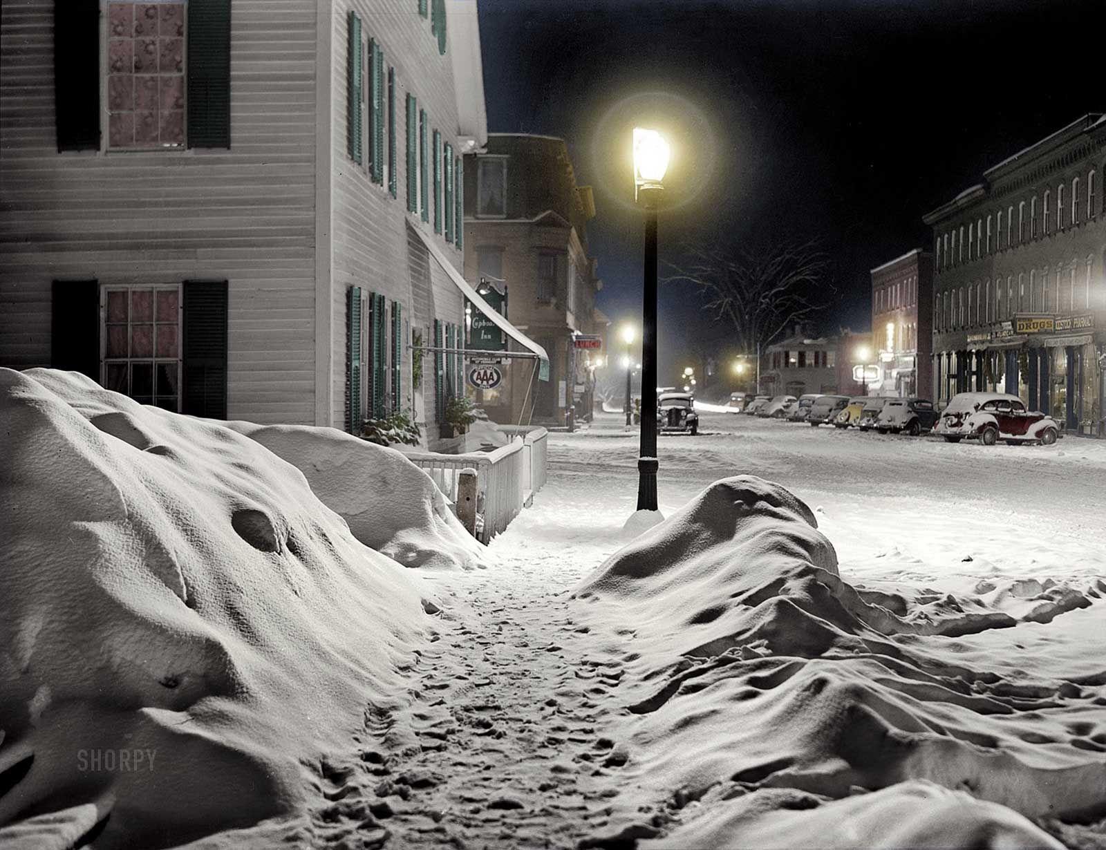 1600x1230 Pretty winter scene in a town long ago. Scenes From Days Gone