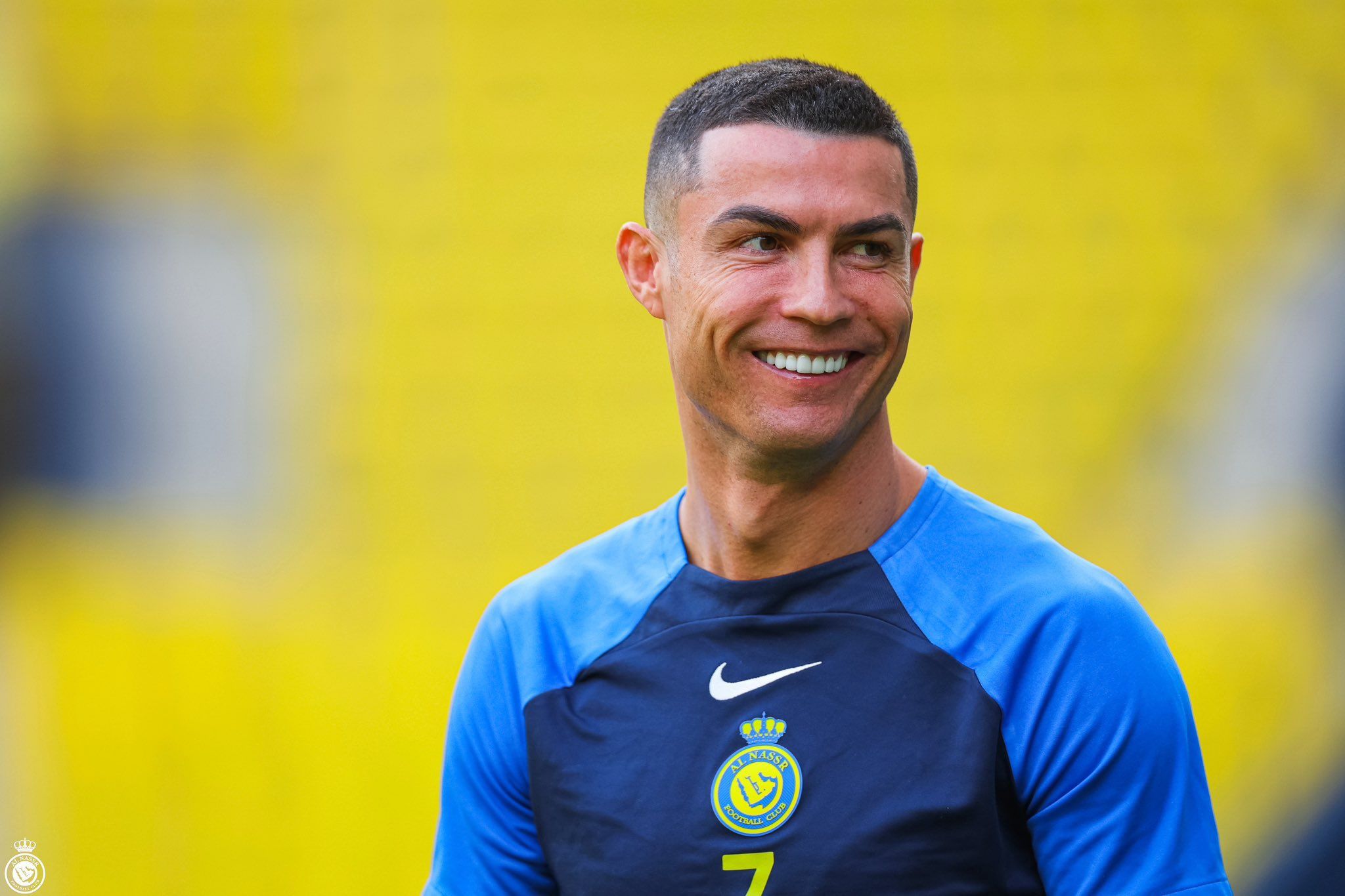 2048x1366 Ronaldo Smiling Wallpaper