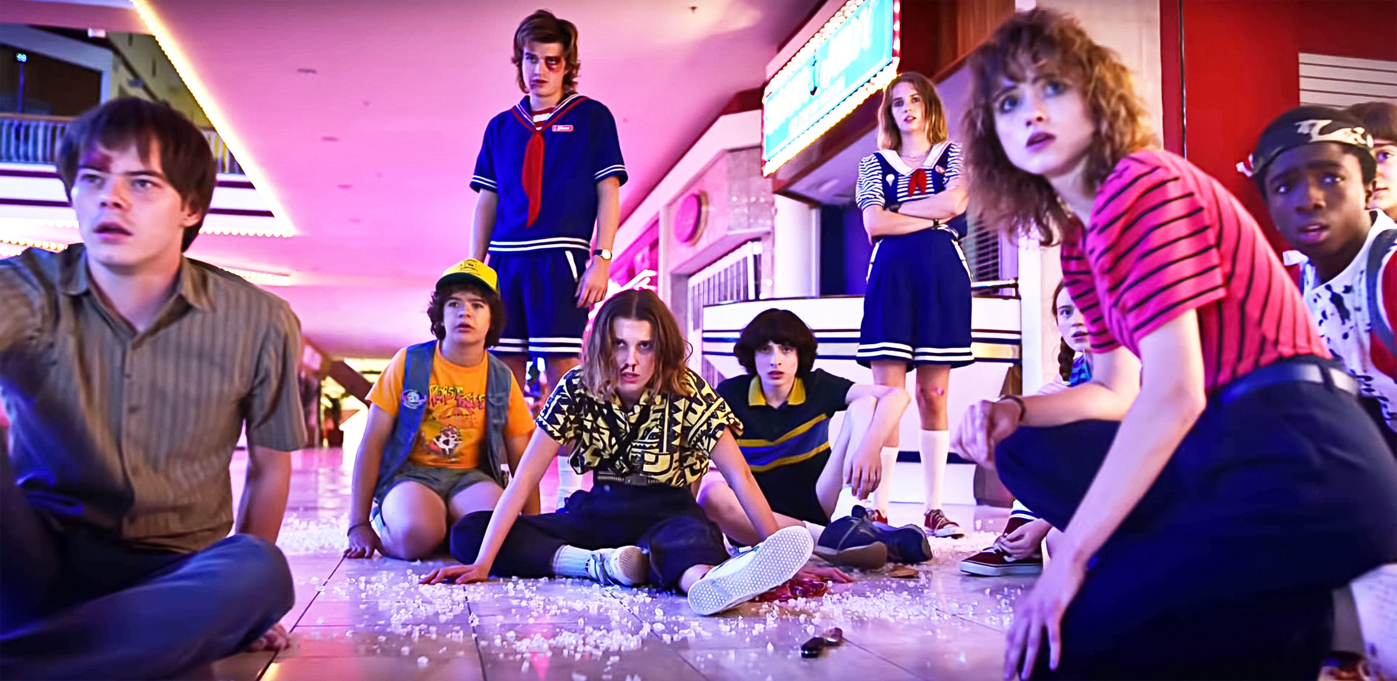 4589x2237 Stranger Things Eleven And Mike Wallpaper