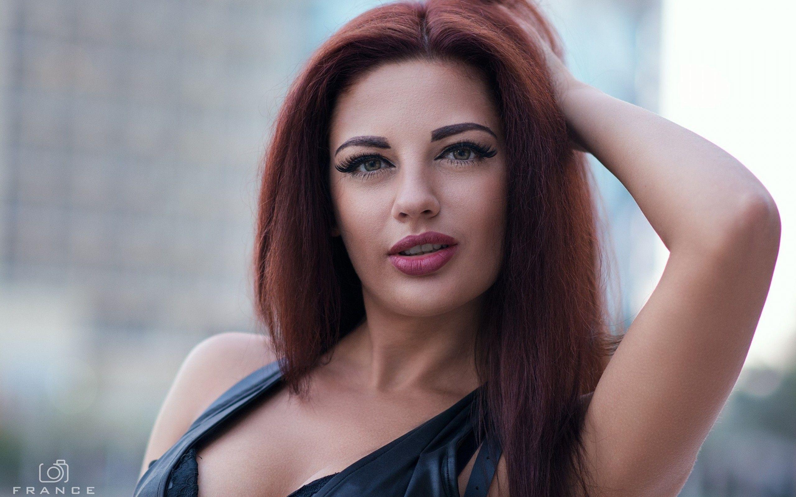 2560x1600 Download 2560x1600 Redhead, Women, Model, Hands Up Wallpaper for MacBook Pro 13 inch