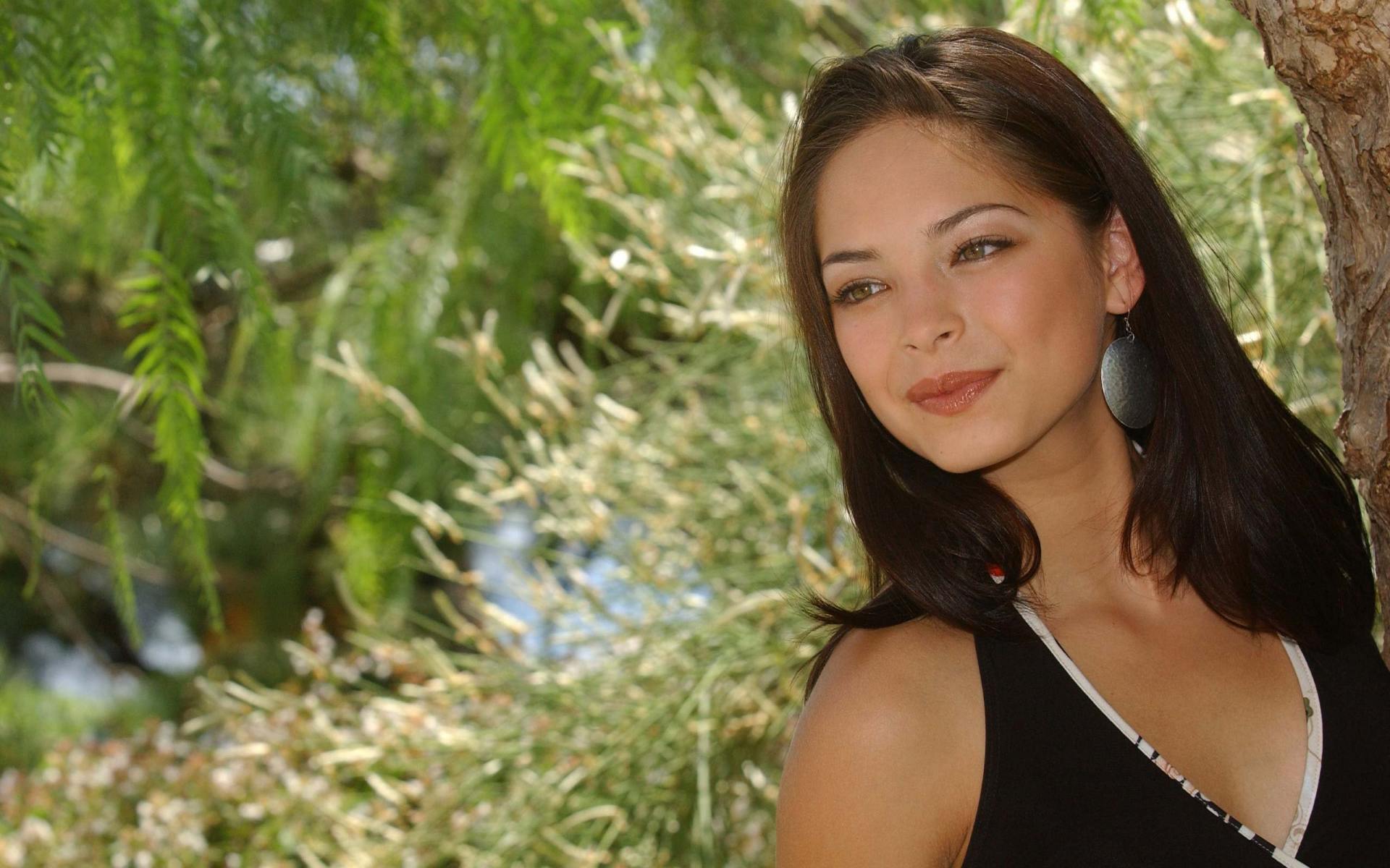 1920x1200 Kristin kreuk, wallpaper, beautiful, smile, image