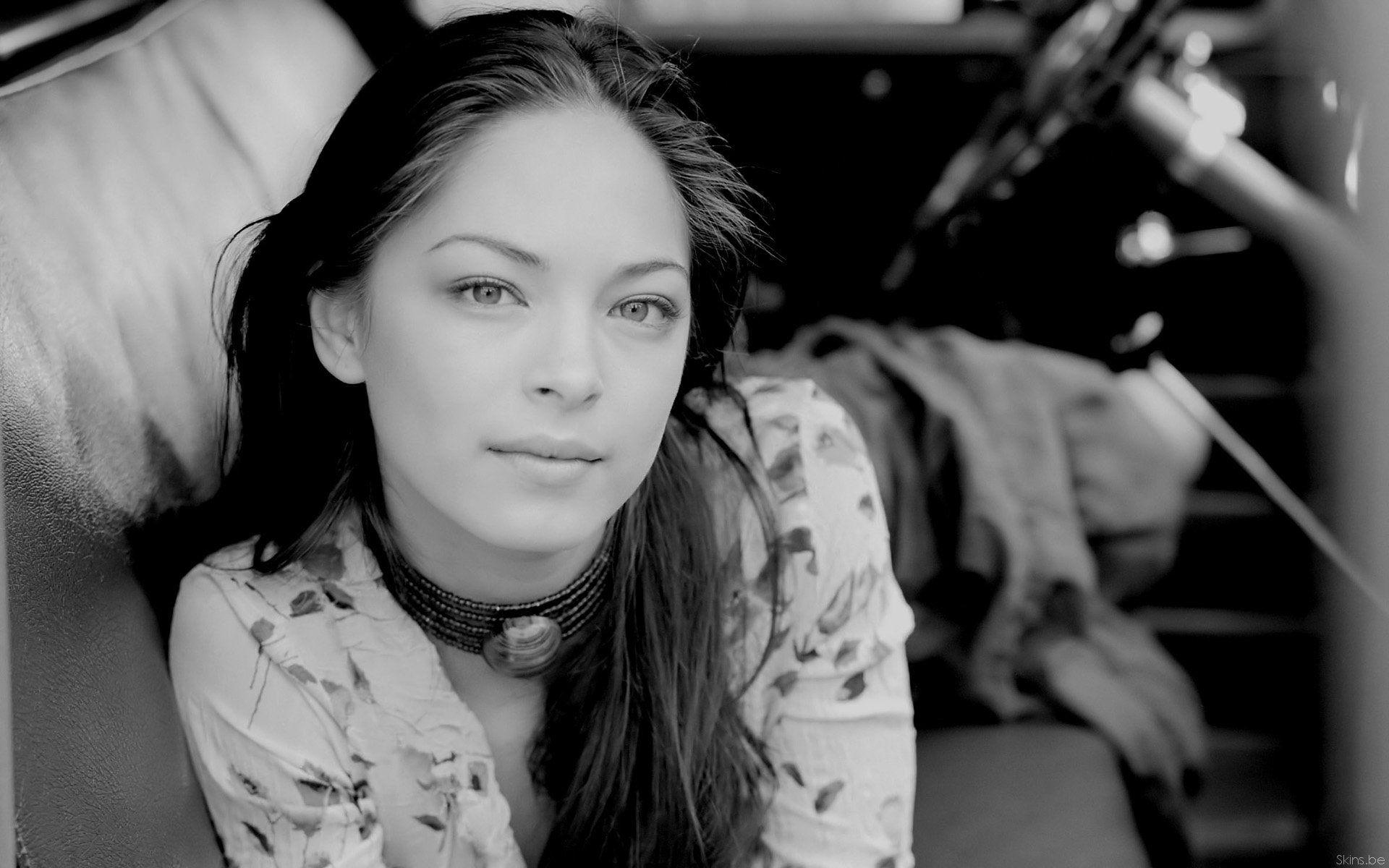 1920x1200 Kristin Kreuk Hot 487684