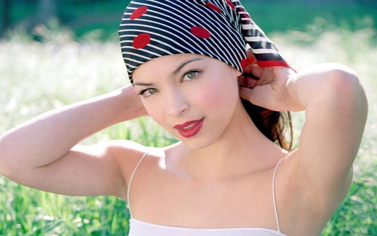 1280x804 Beautiful Kristin Kreuk wallpaper. Beautiful Kristin Kreuk stock