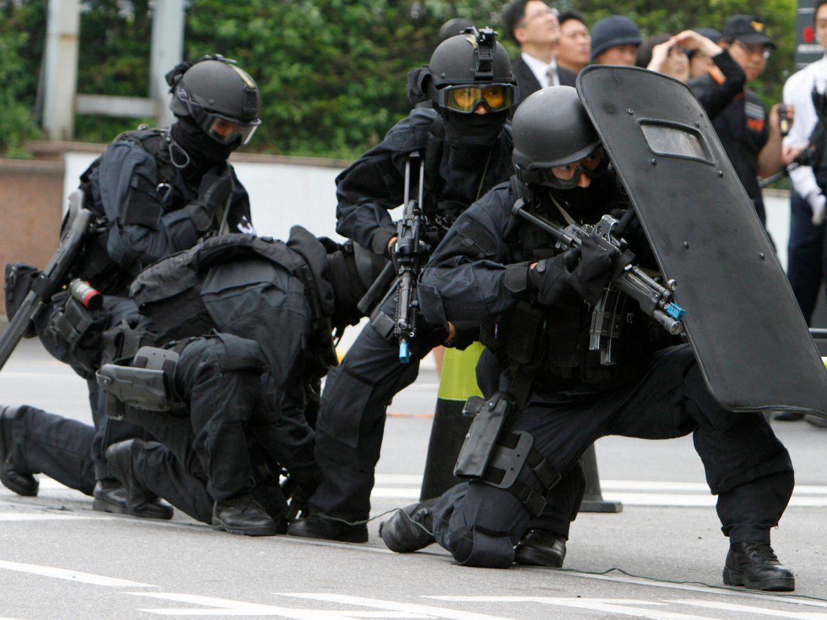 Swat Team Wallpapers Top Free Swat Team Backgrounds Wallpaperaccess 