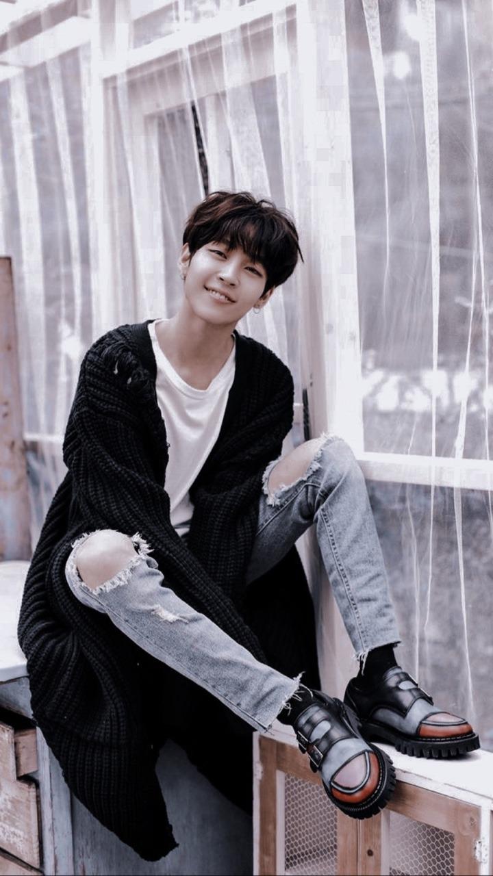 720x1280 Kim Woo Sung Wallpaper