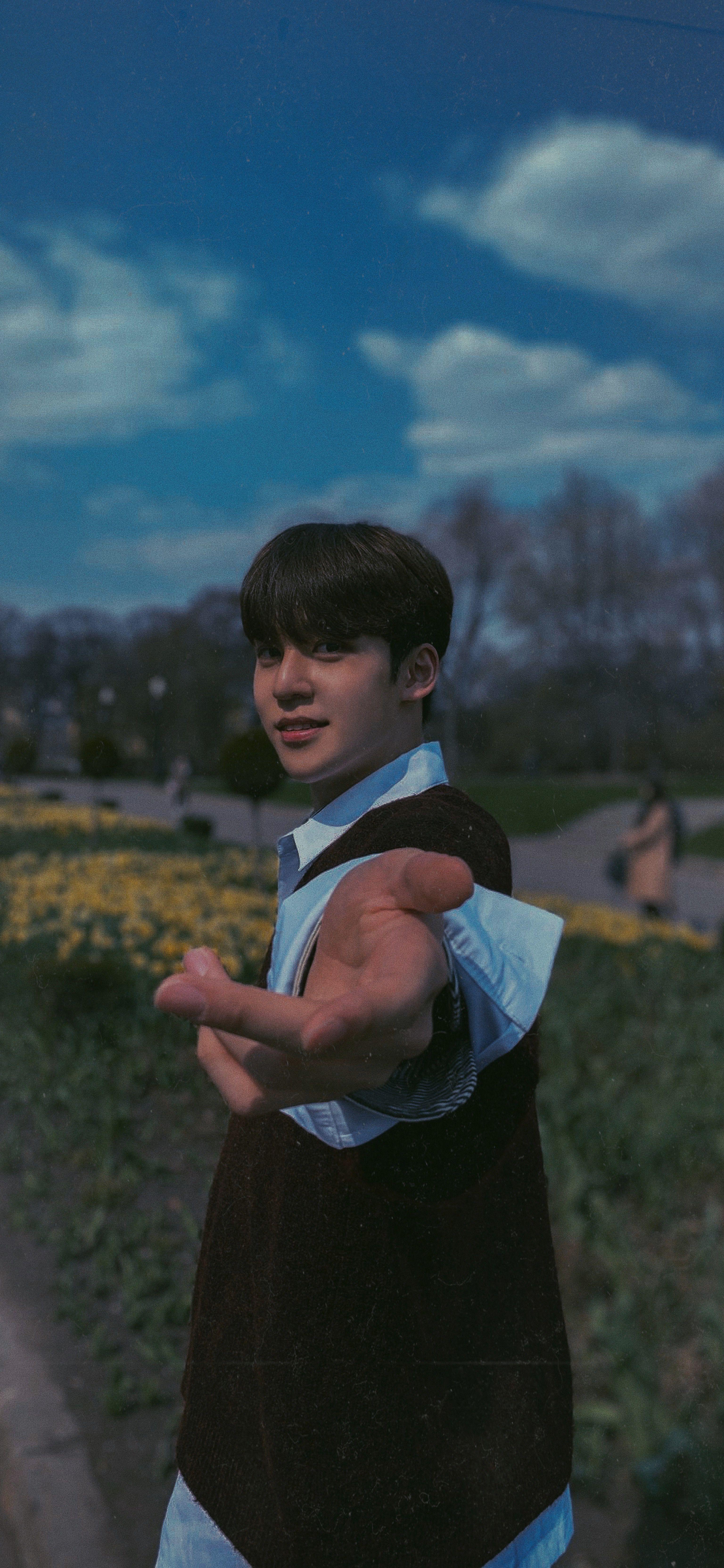 3072x6651 Yunho Ateez Wallpaper