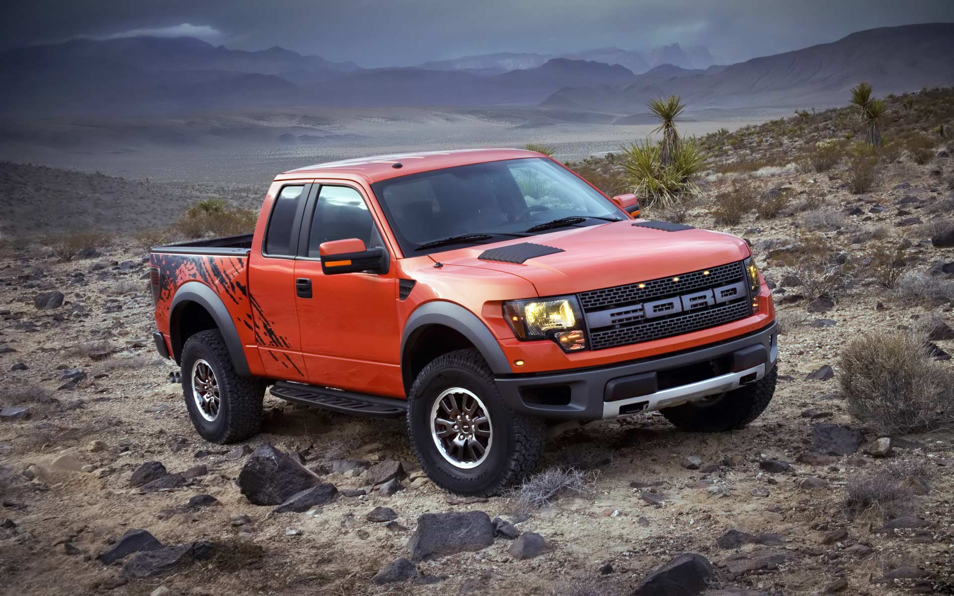 1920x1200 Low Truck Wallpaper