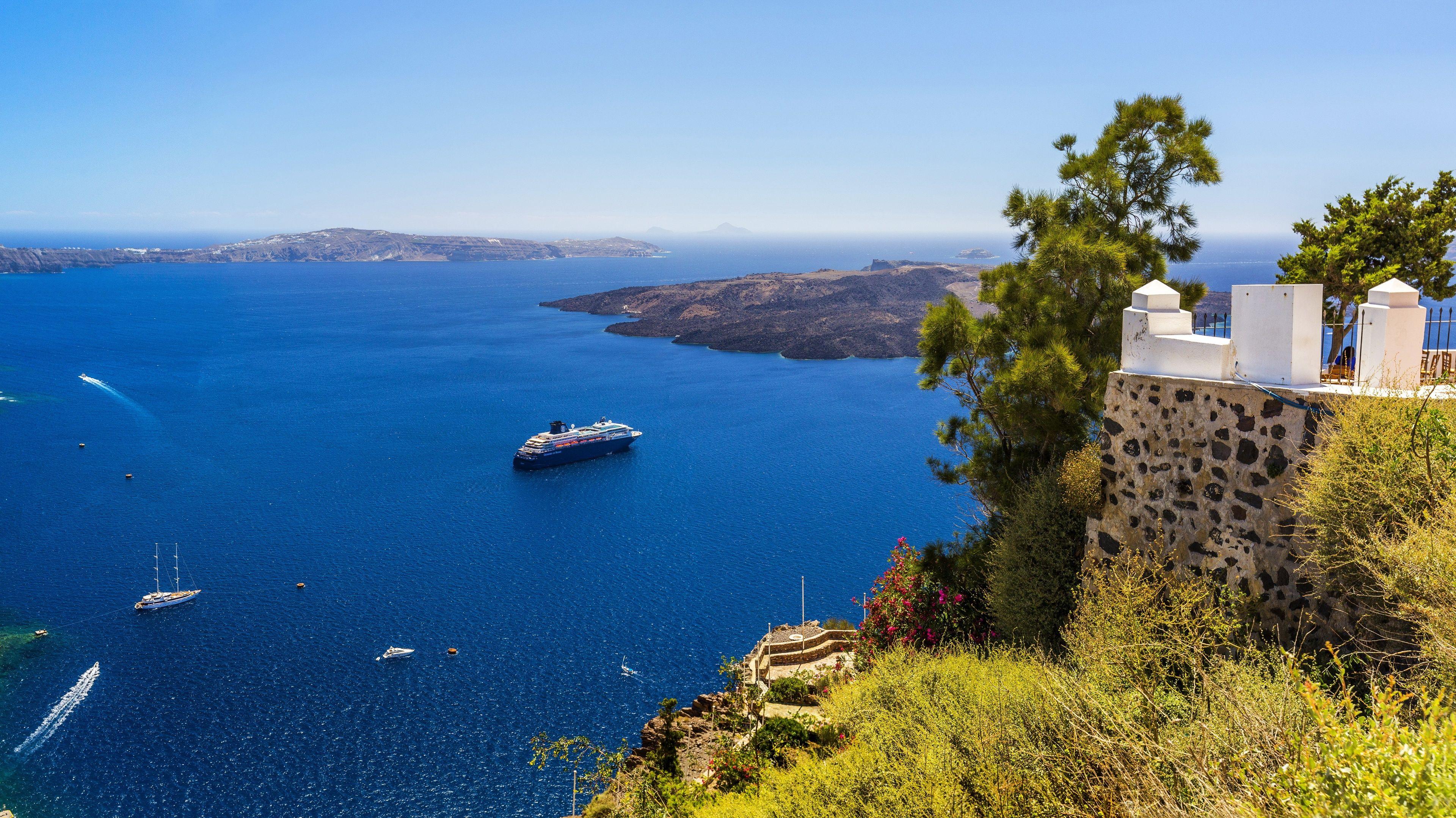 3840x2160 Wallpaper Greece, Santorini, coast, yachts, blue sea 3840x2160 UHD 4K Picture, Image