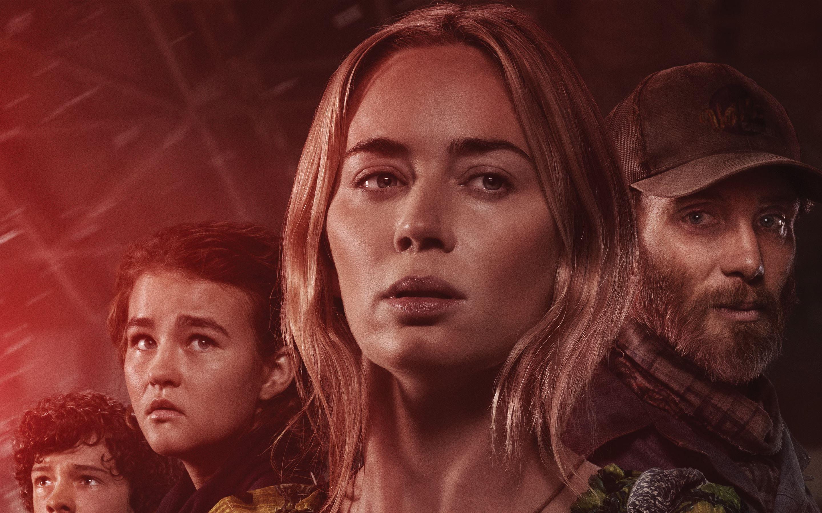 A quiet place. Тихое место 2 фильм 2021. Тихое место фильм 2020. Тихое место фильм 2021. Эмили Блант тихое место 2.