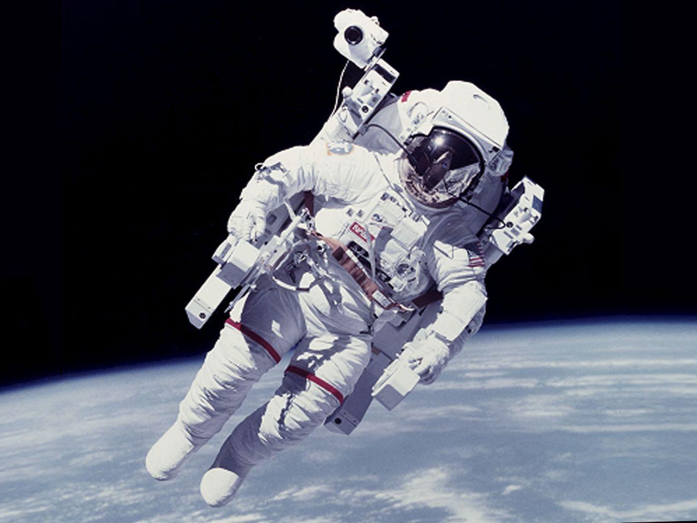 1400x1050 New 'Take Me Home' button could guide astronauts to safety during spacewalks