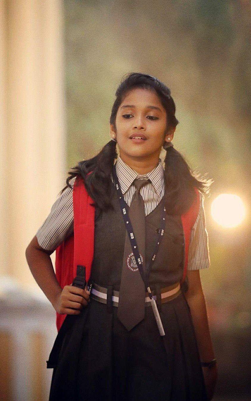 844x1350 Anikha Surendran Mobile Wallpaper