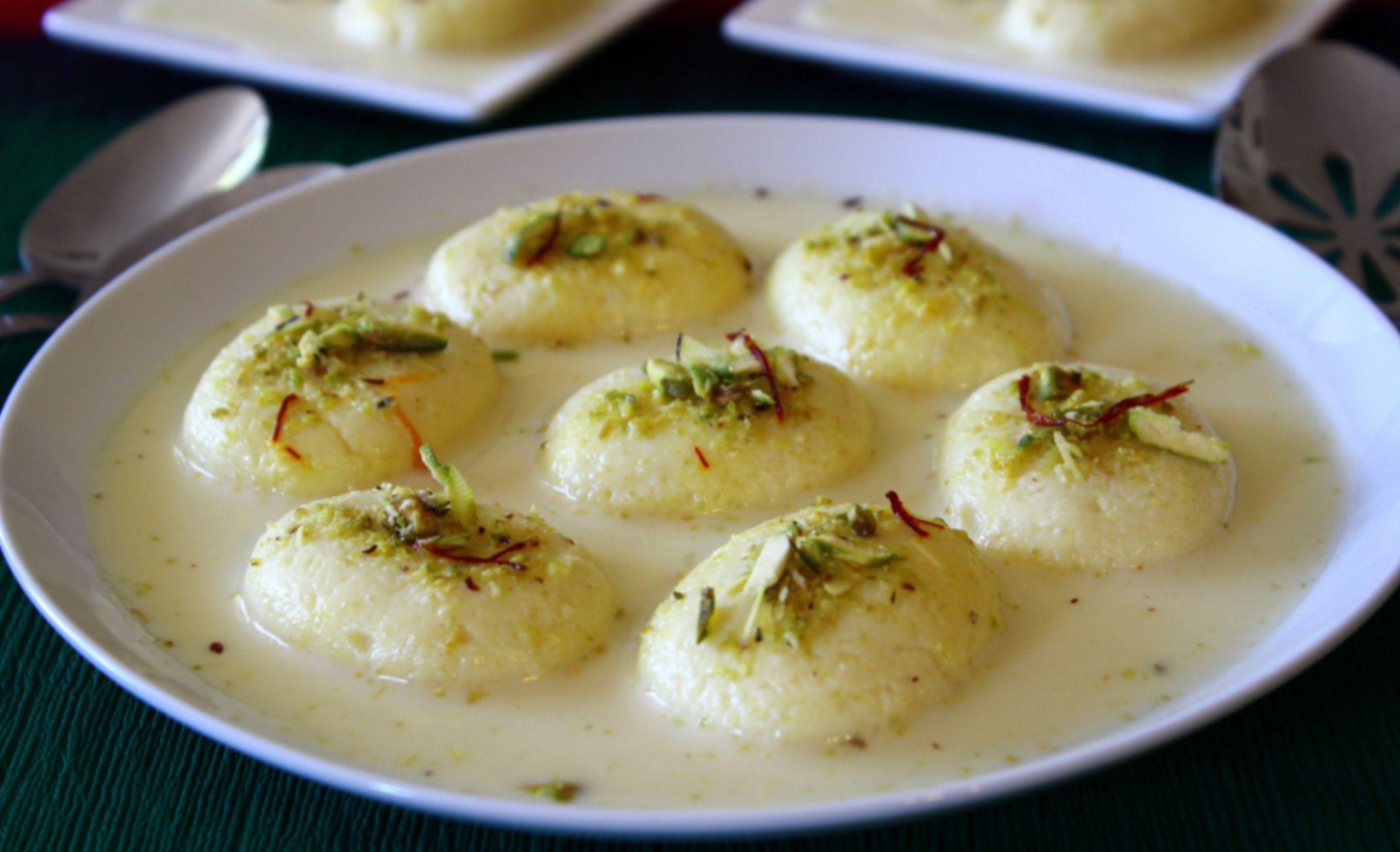 2592x1578 Cool Pure Rasmalai Food Wallpaper HD Wallpaper