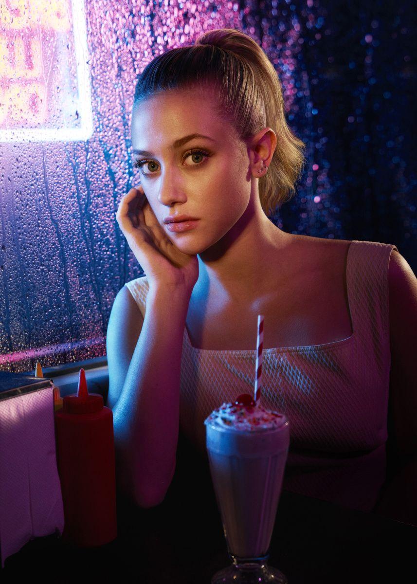857x1200 Lili Reinhart as Betty Cooper (2017 TV series) Photo