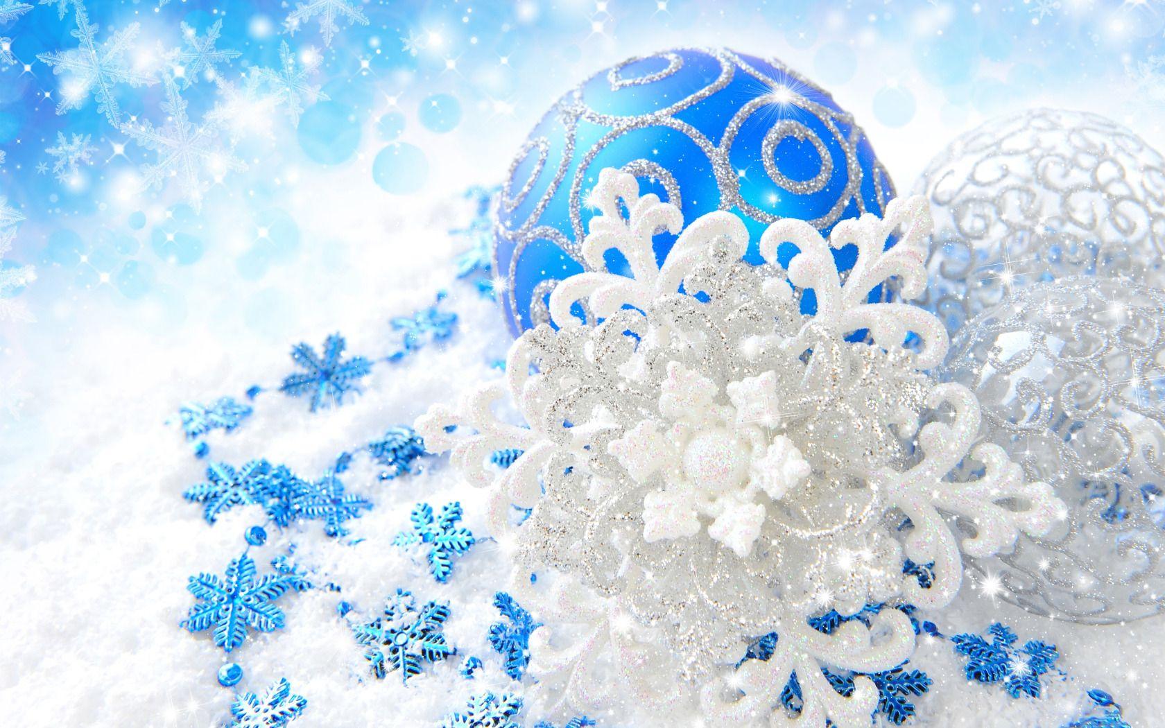 1680x1050 Blue And Silver Christmas Tree