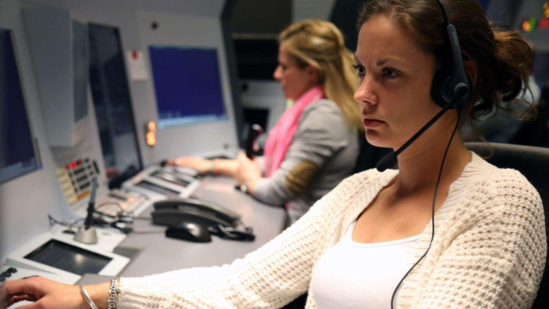 1920x1080 What Exactly Does an Air Traffic Controller Do?