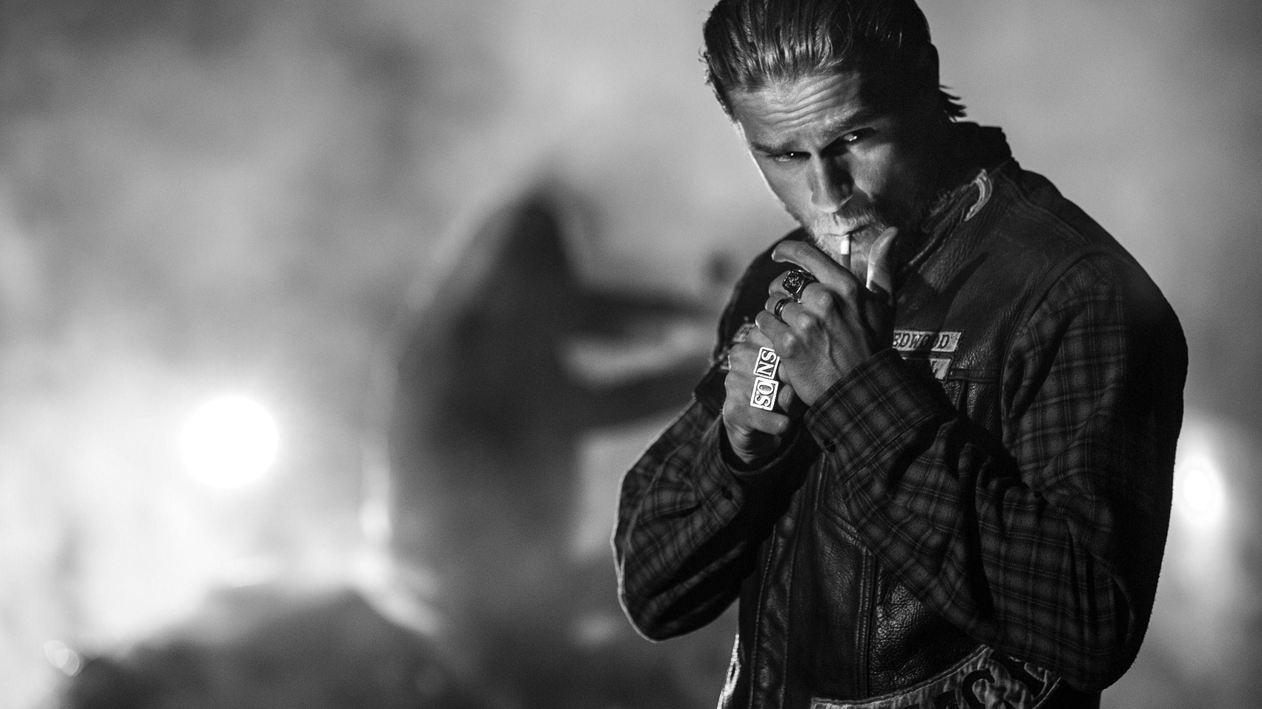 2560x1440 Sons of Anarchy Charlie Hunnam desktop PC and Mac wallpaper